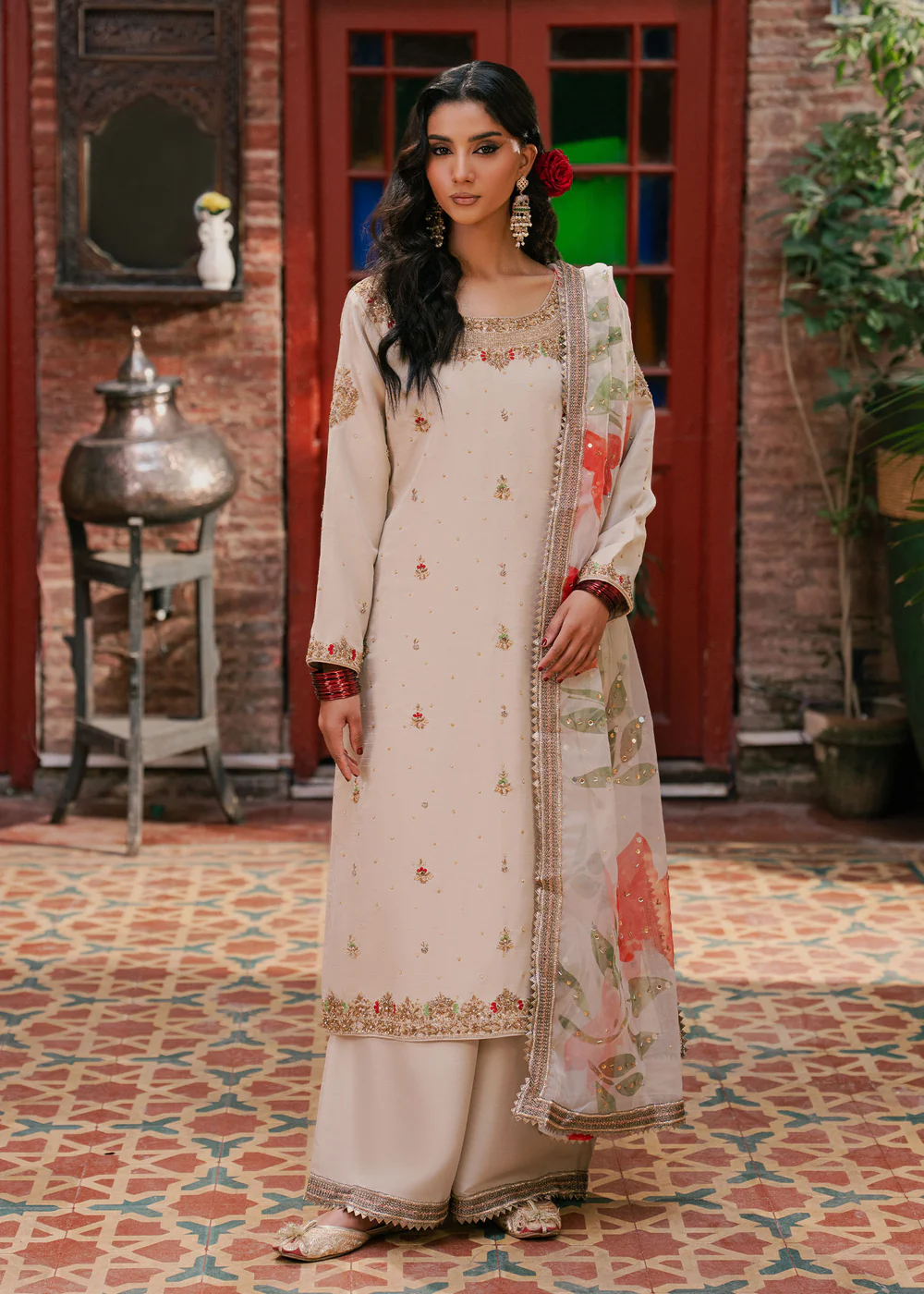 Elegant Ivory Embroidered Kurta Suit for Women in Ireland - Image 9