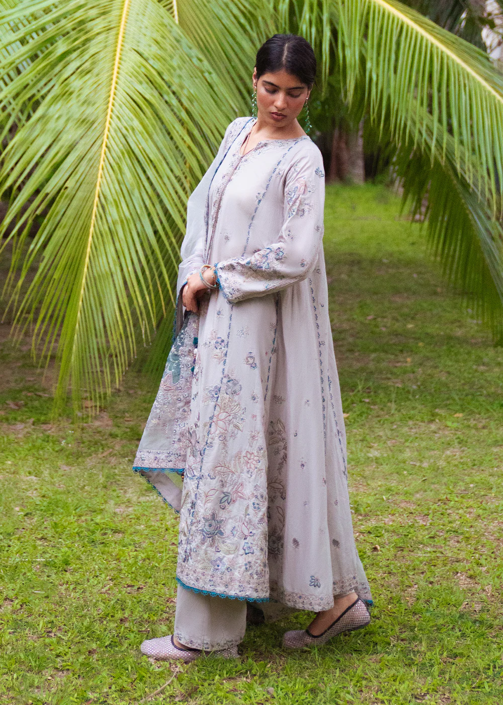 Lavender Embroidered Lawn Suit with Dupatta Ireland - Image 6